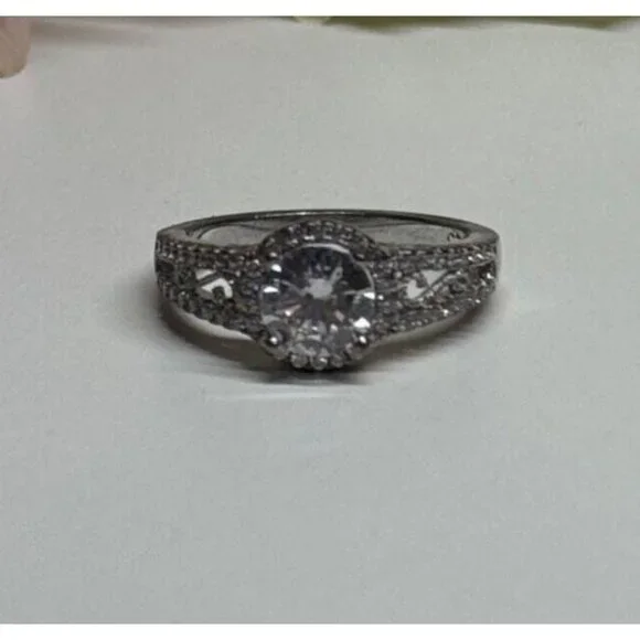 925 STERLING SILVER CZ RING SIZE 5